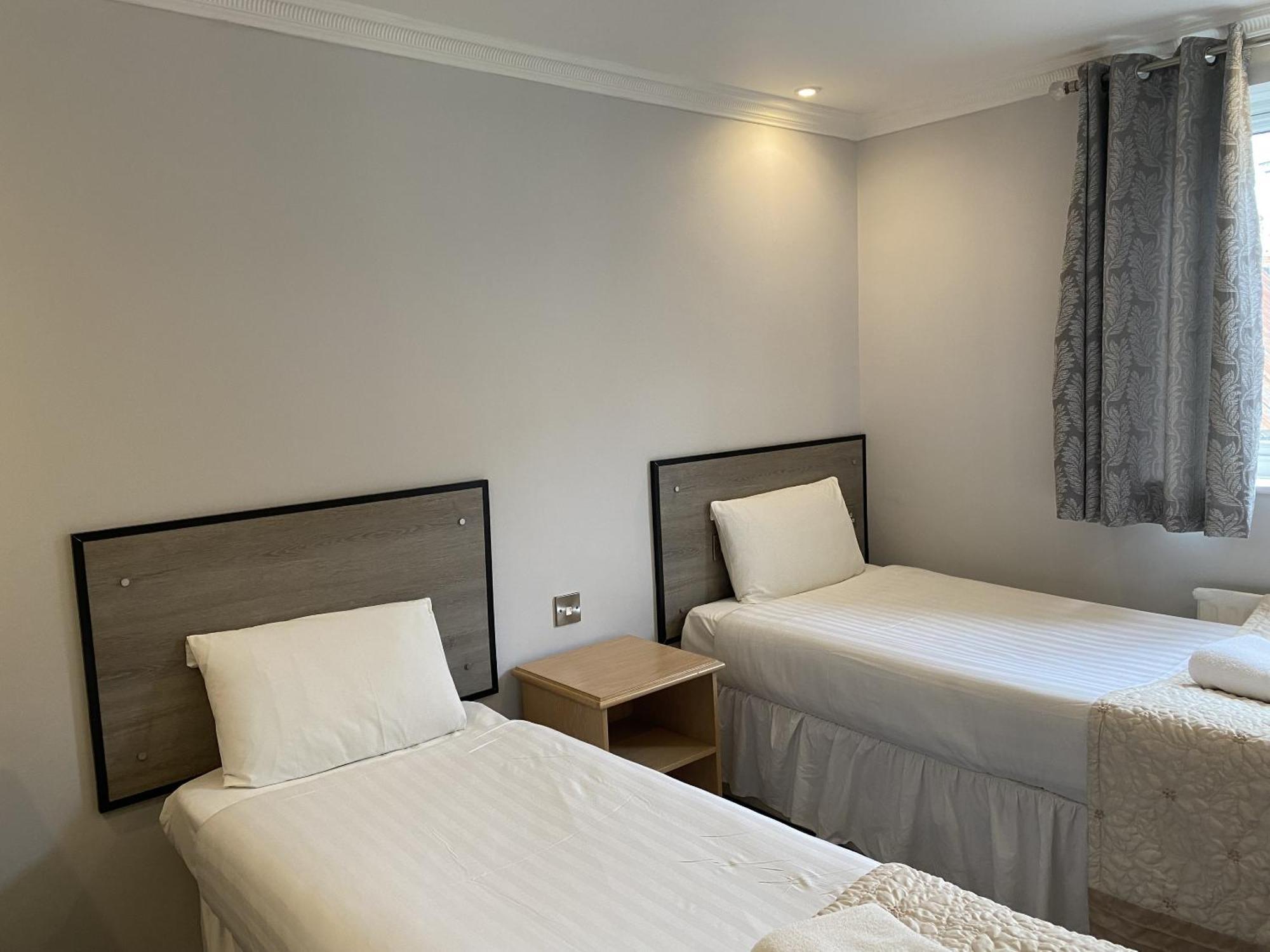 The George Hotel Пангборн Екстериор снимка