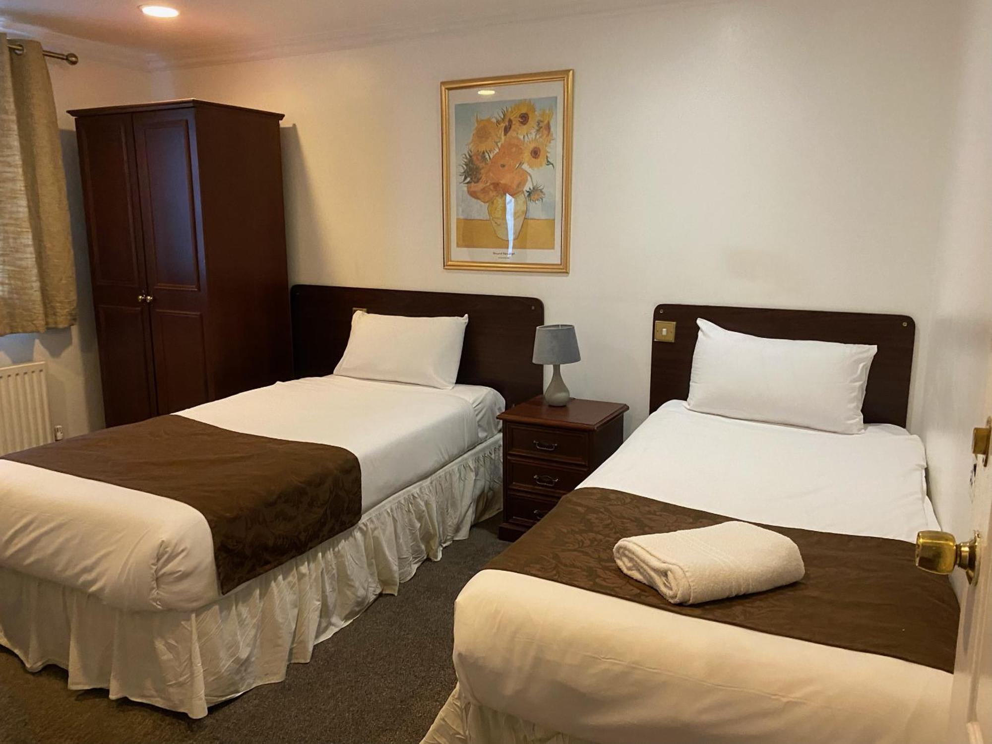 The George Hotel Пангборн Екстериор снимка