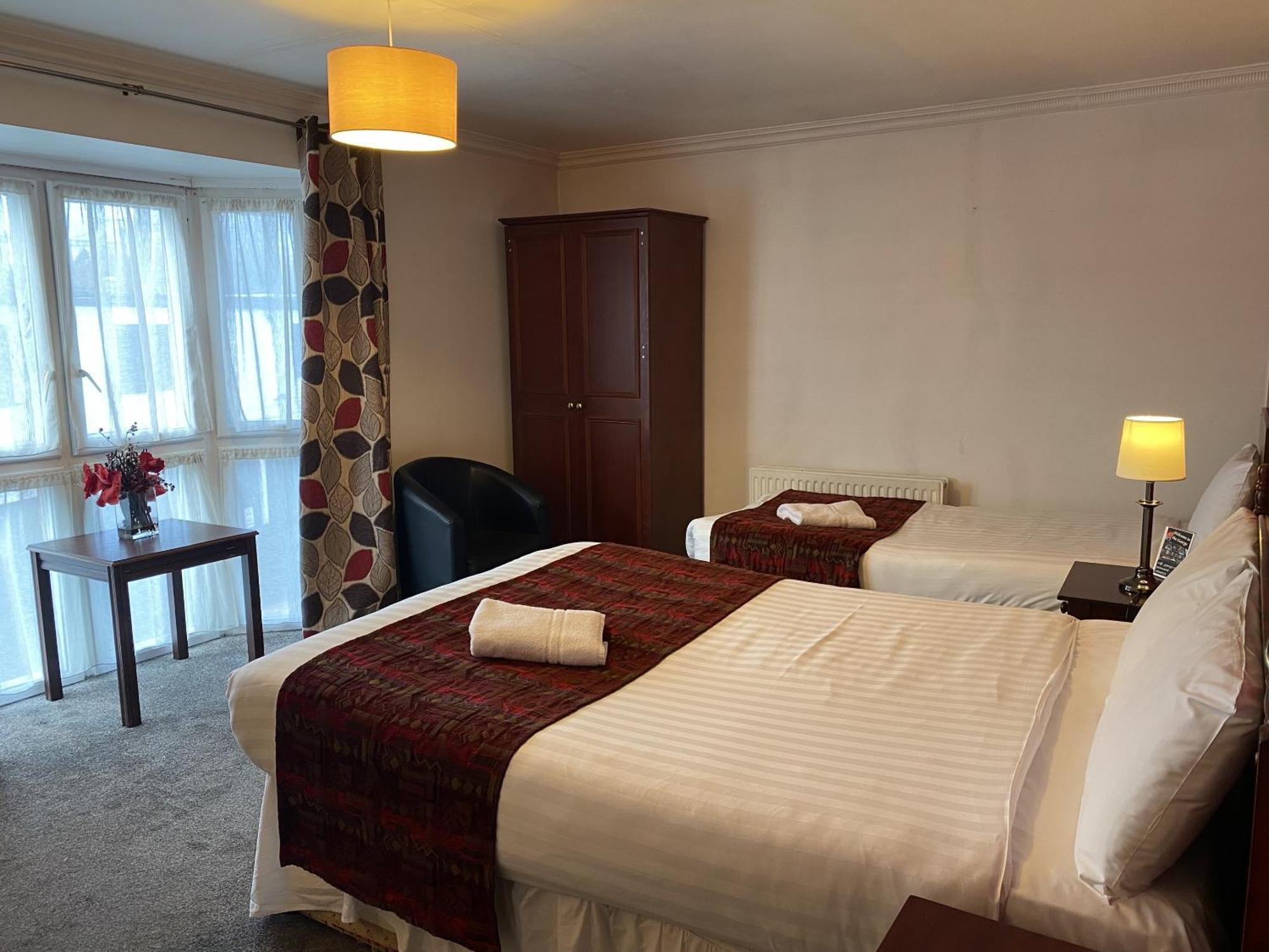 The George Hotel Пангборн Екстериор снимка