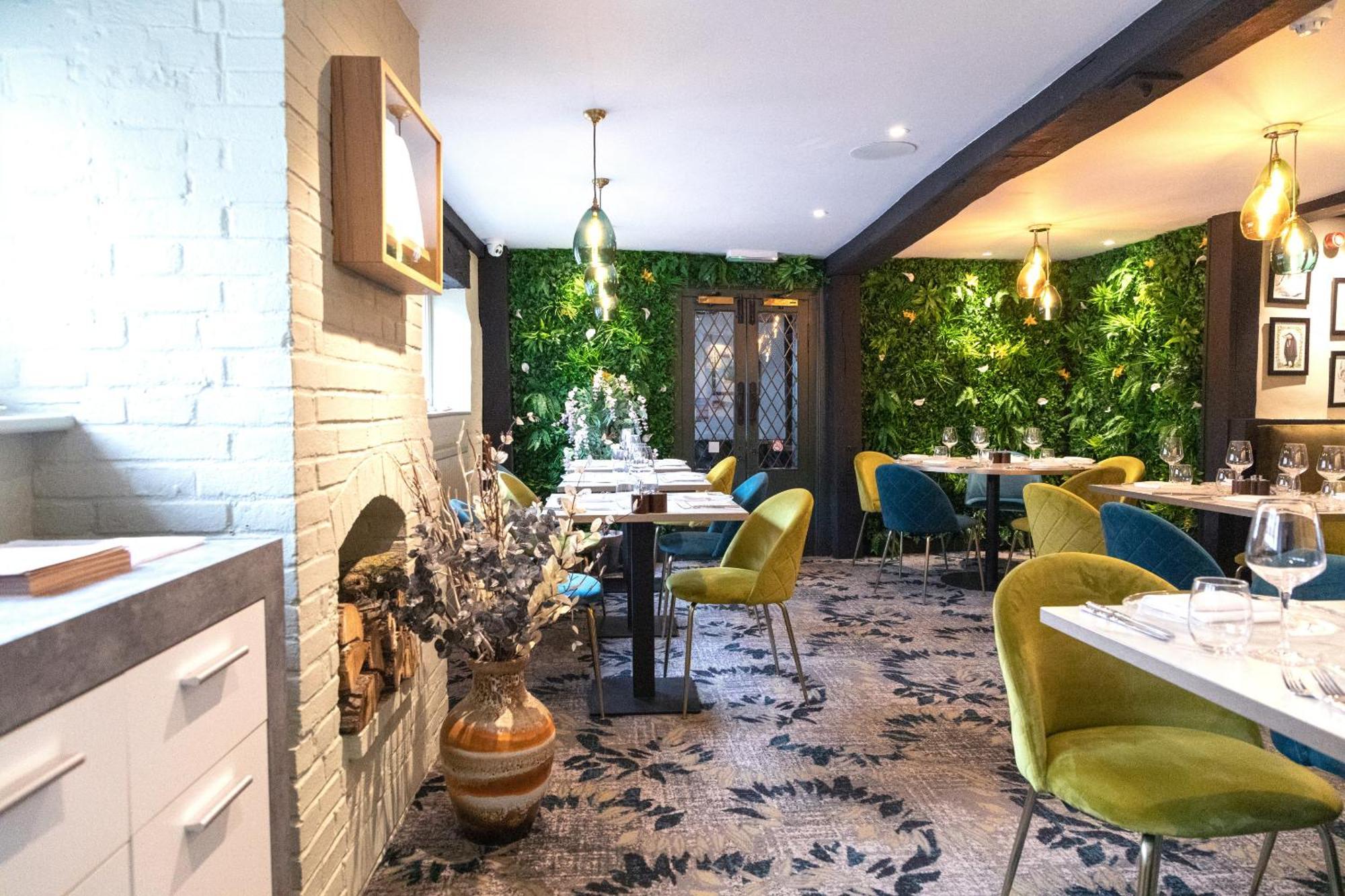 The George Hotel Пангборн Екстериор снимка