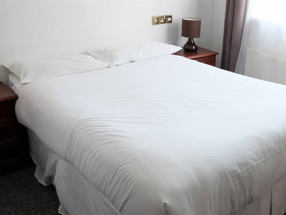 The George Hotel Пангборн Екстериор снимка